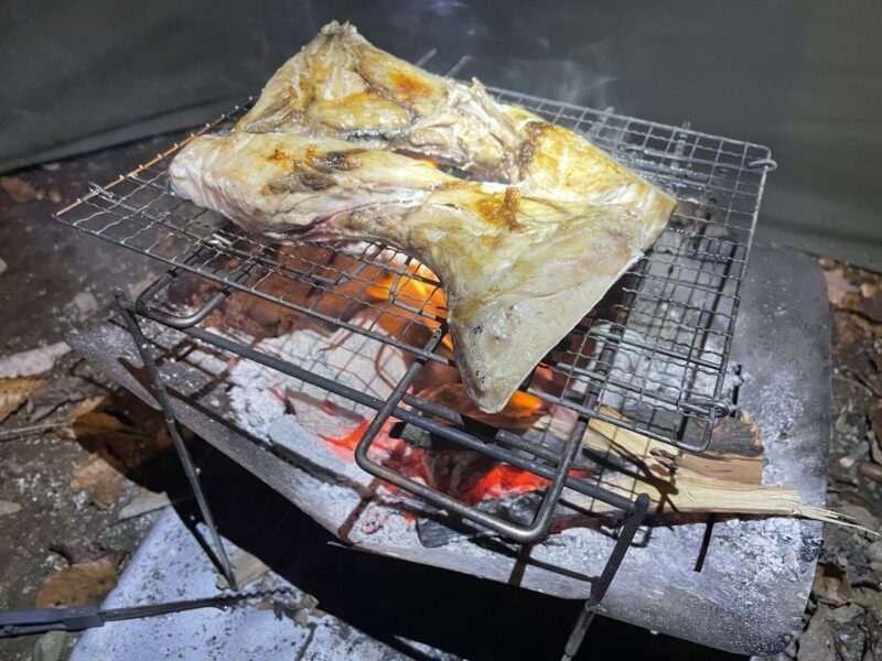 ブリのカマ ブリ鎌焼き キャンプ