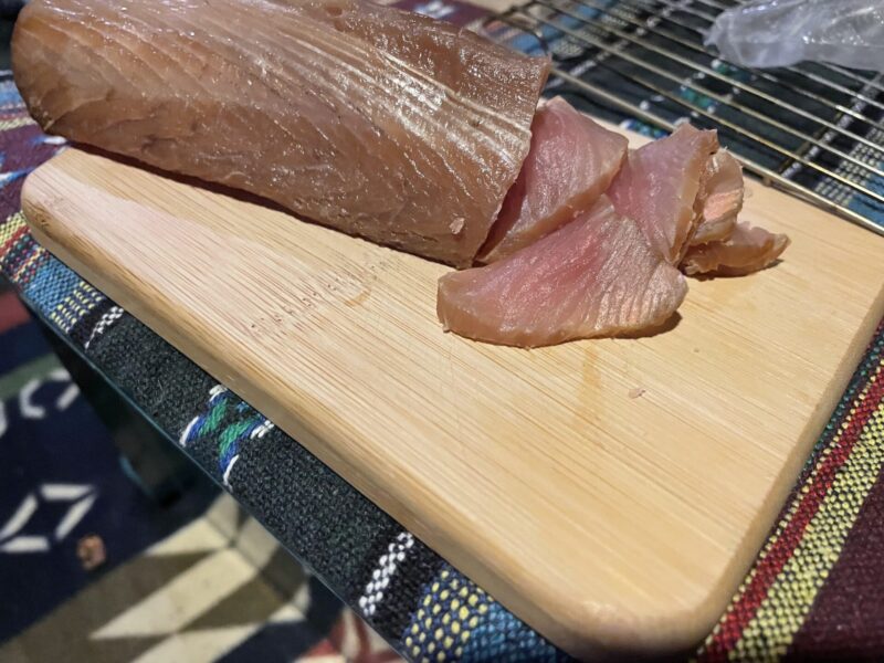 マグロの燻製 キャンプ