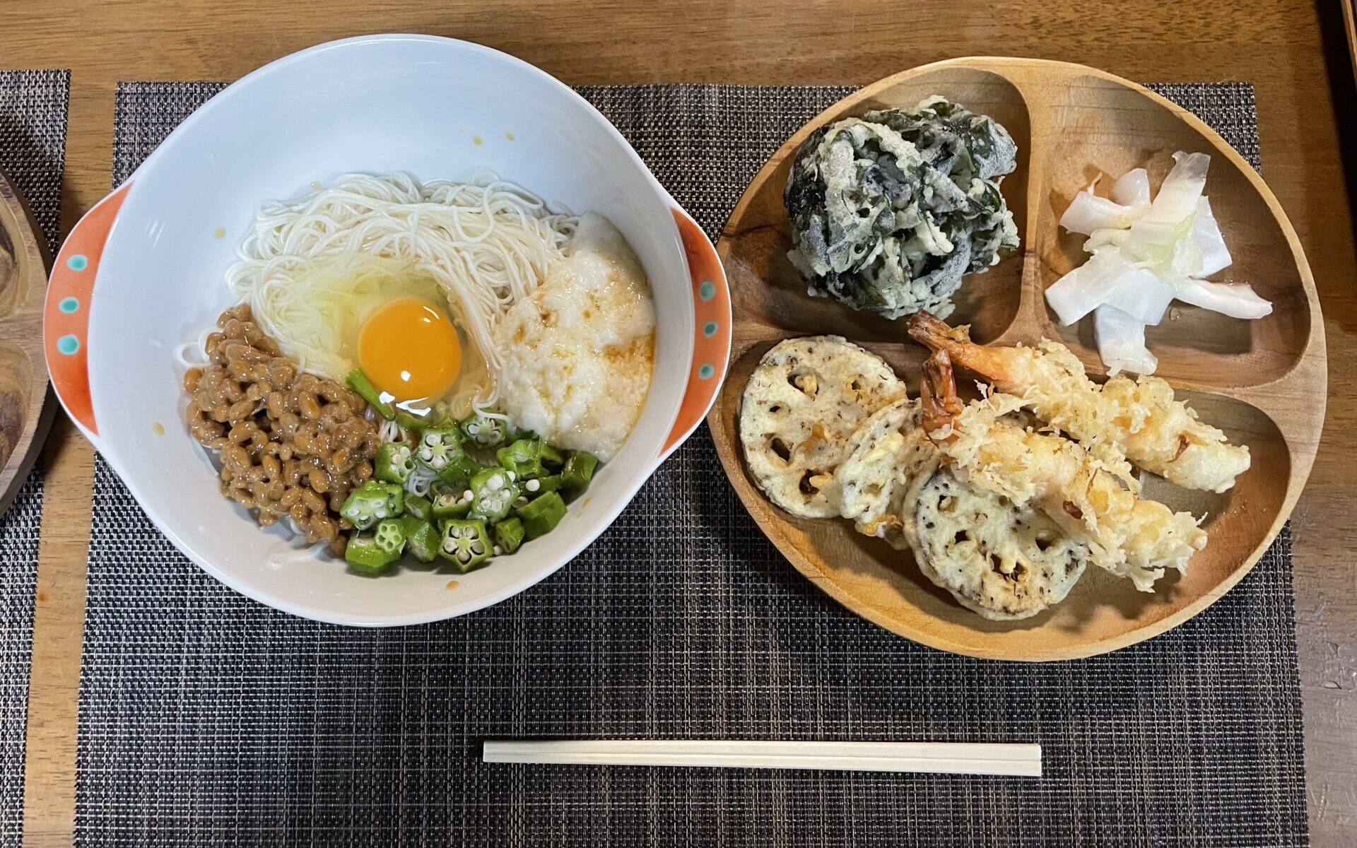 オクラ、納豆、とろろのねばとろ素麺と天ぷらの盛り合わせ
